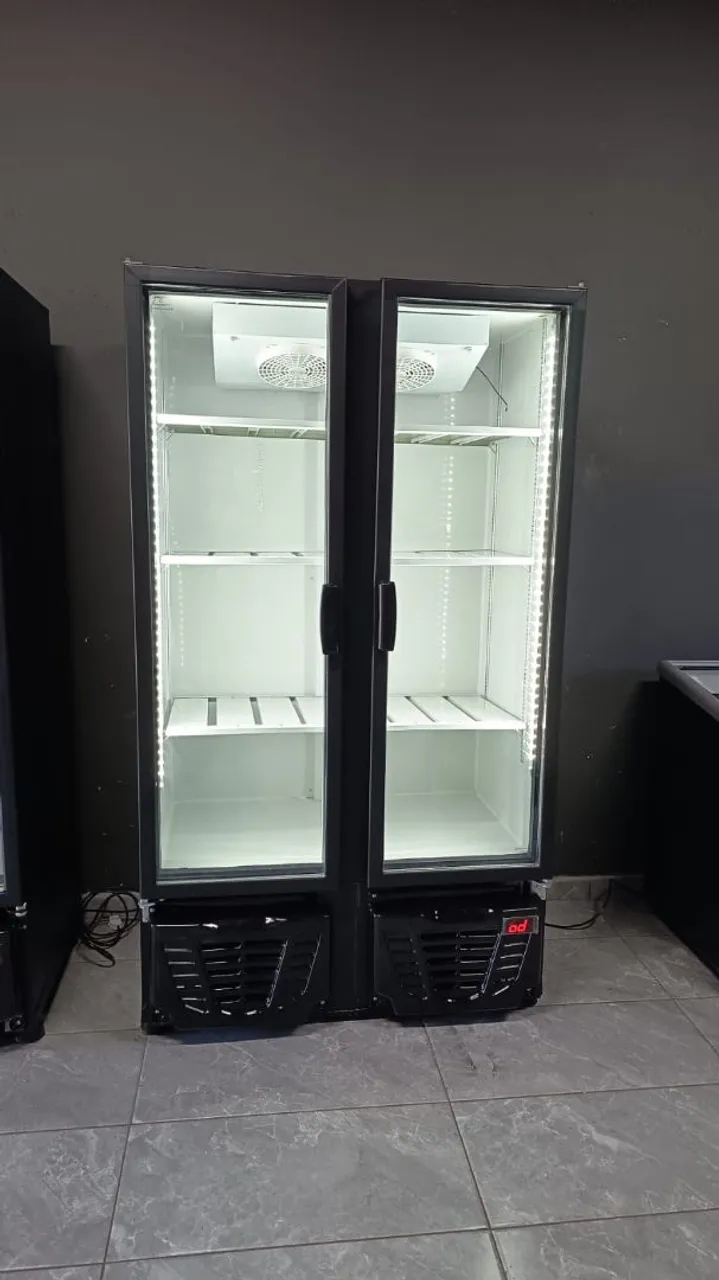 Cervejeira Expositora Refrigerado Duplo com Iluminação LED