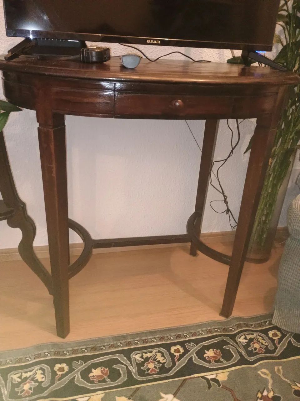 Mesa de Canto Clássica em Madeira - Foto 2