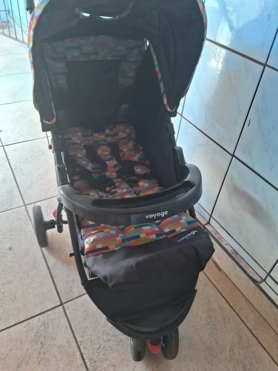 Por 350. -  Carrinho de bebê  -  semi novo - Foto 4