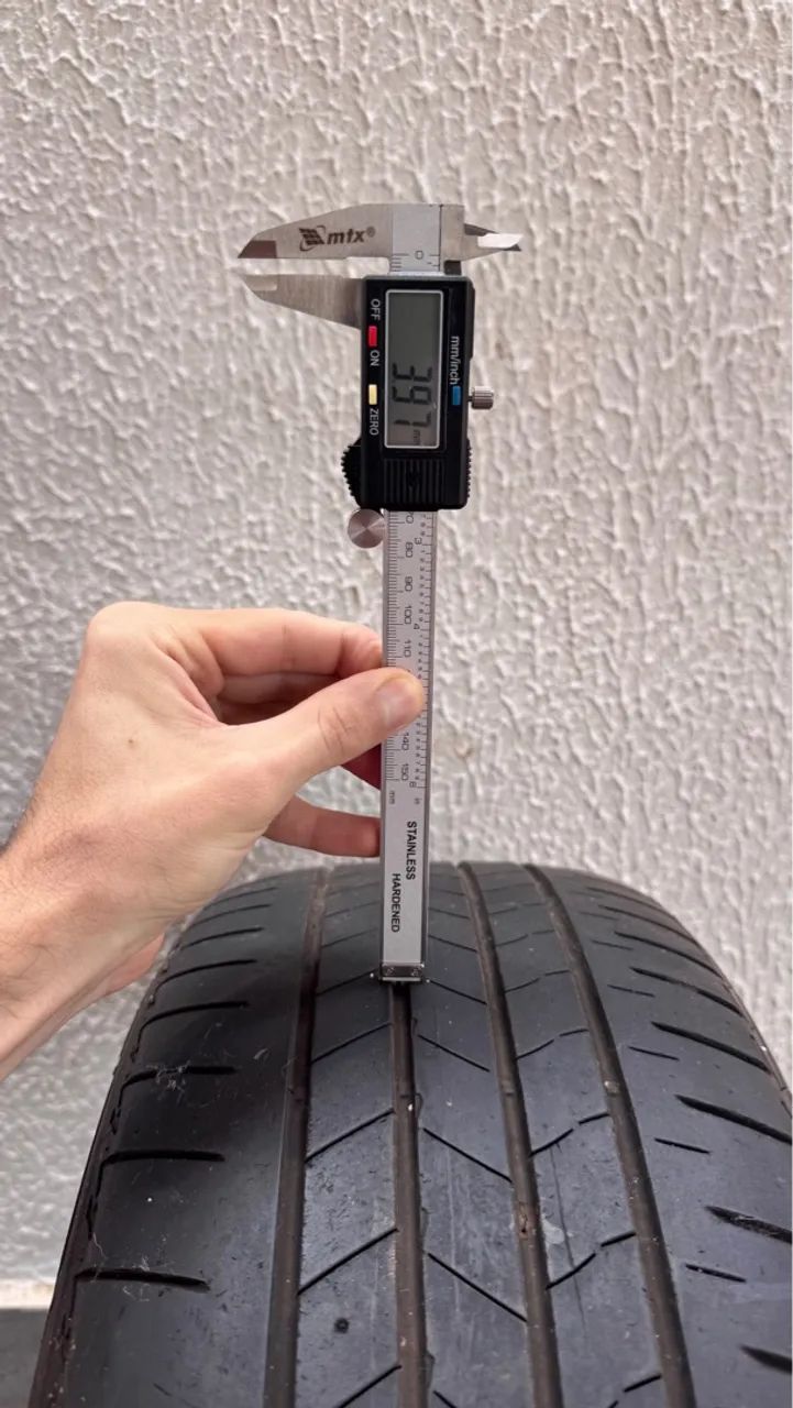Pneu 225/45 R17 Bridgestone Turanza T005 Corolla - Foto 3