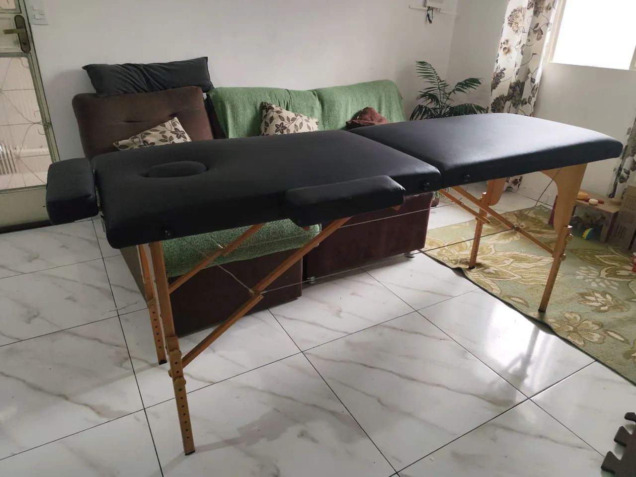 Maca de sobrancelha que vira maleta