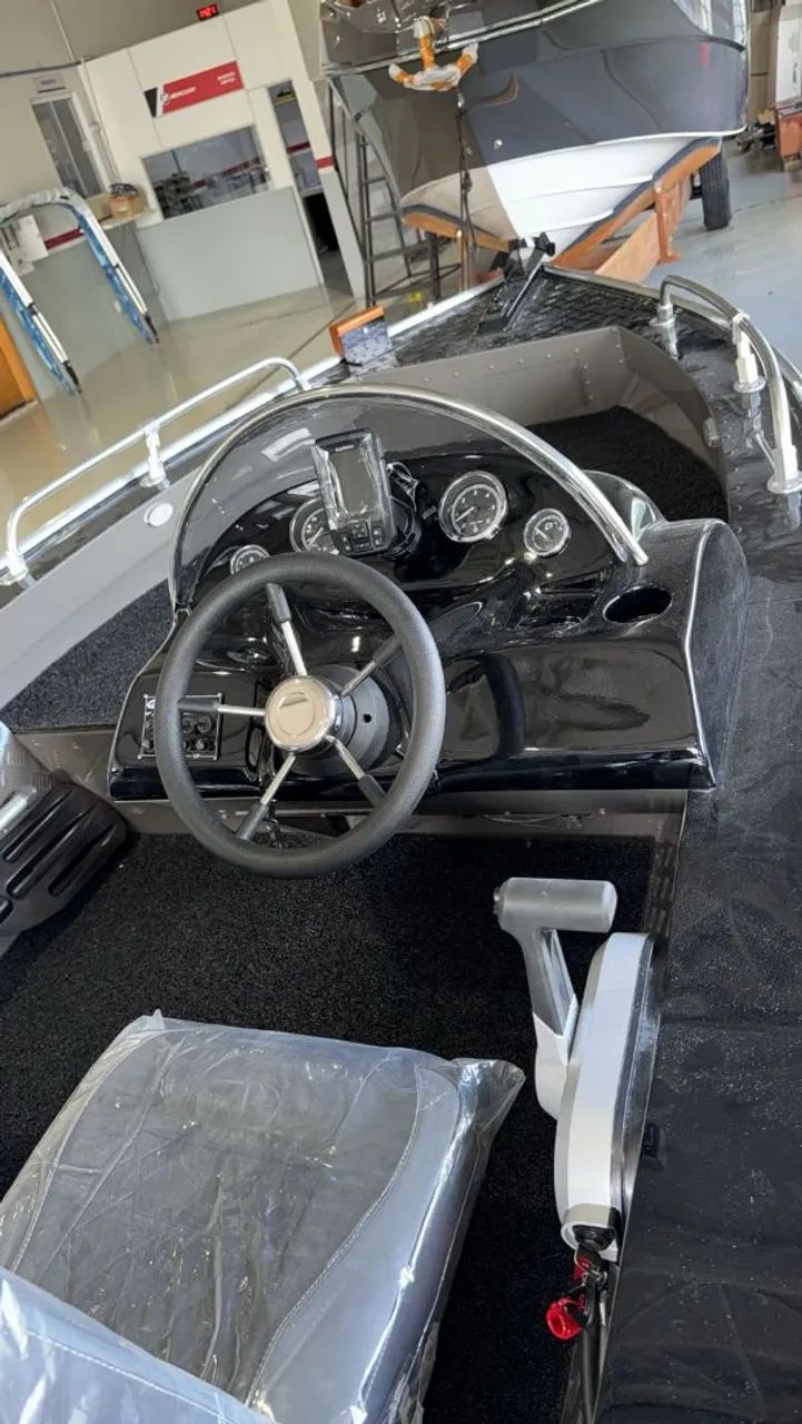 Lancha Apache 17+ motor 60hp Mercury  - Foto 4