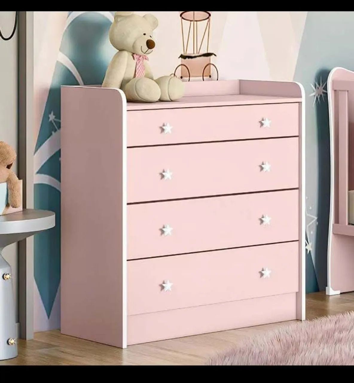 Cômoda infantil 4 gavetas rosa com estrelas