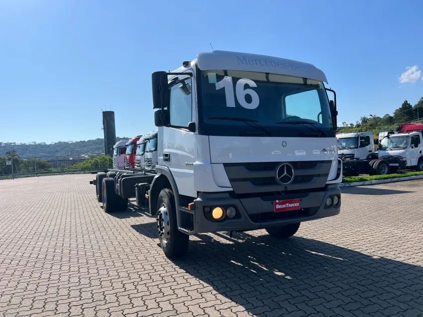 Mercedes-Benz Atego 2426 6x2 | Selectrucks