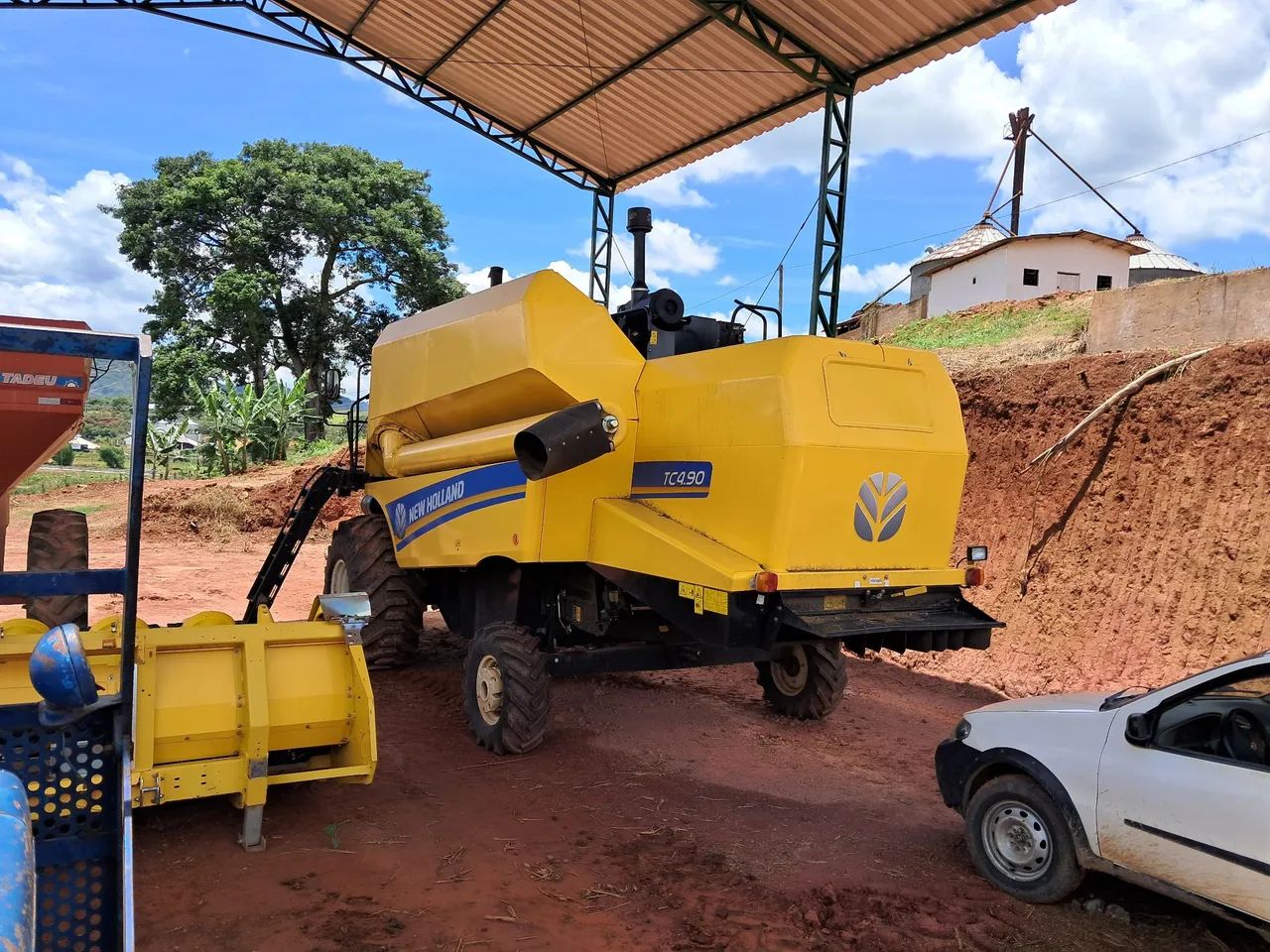 ? COLHEITADEIRA NEW HOLLAND TC 4.90 - ANO 2024 - Foto 2