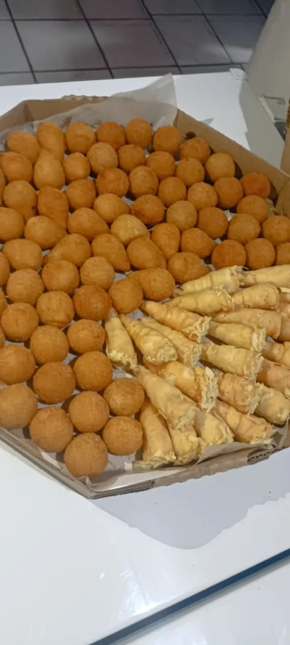 CENTO DE SALGADINHOS DE FESTA