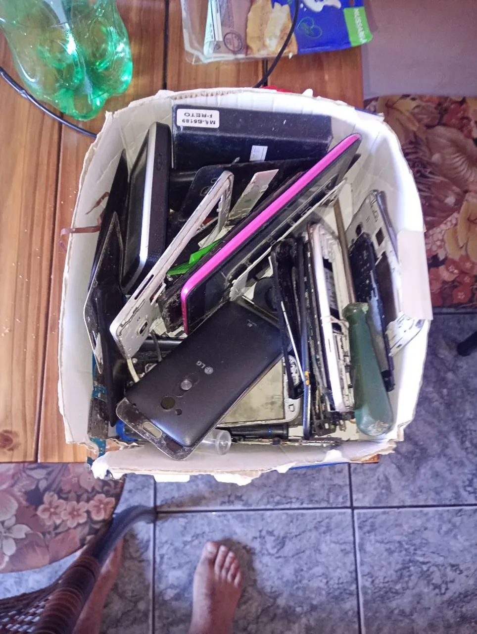 Vendo peças e carcaça diversas de celular