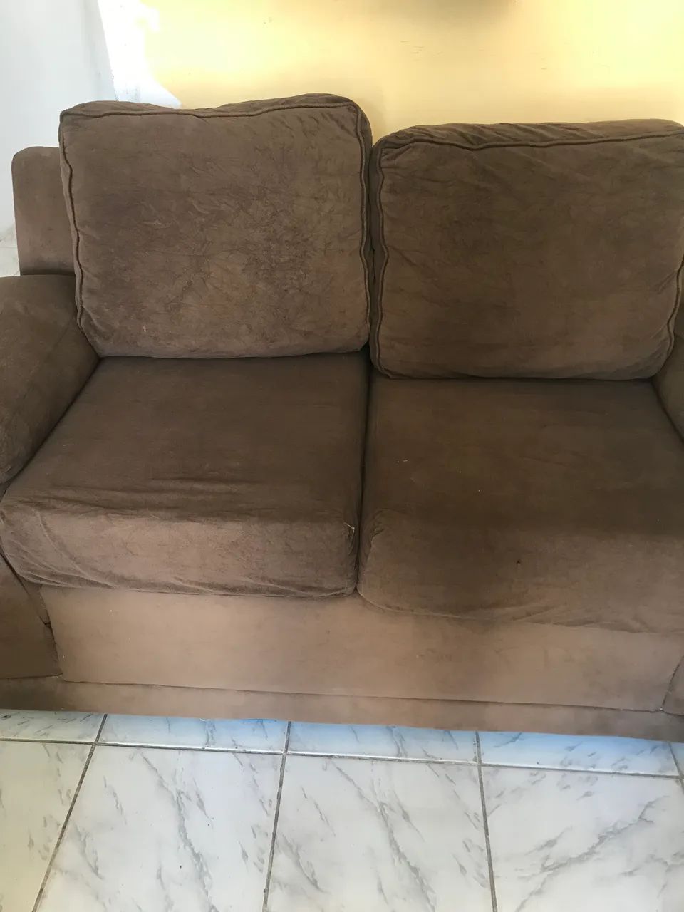 Sofá 2 e 3 lugares , usado porém conservado64573826004354123