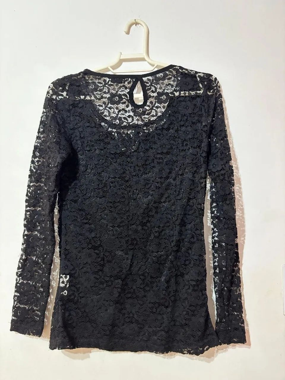 Blusa de Renda Preta  - Foto 2