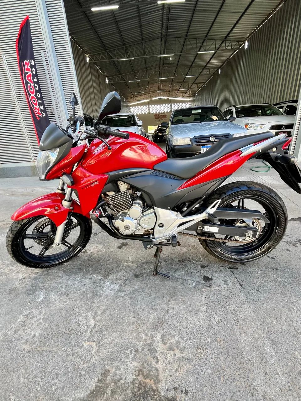 Honda CB 300R Flex 2015 Conservada Pneus novos!! - Foto 2