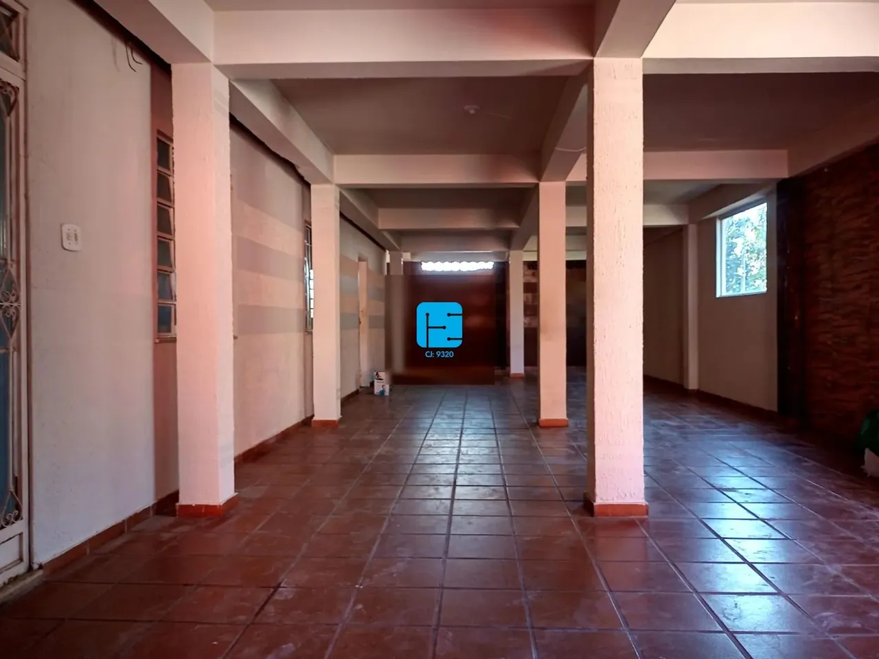 Amplo Imóvel Residencial/Comercial com Piscina Excelente Localização em Araruama (RJ)