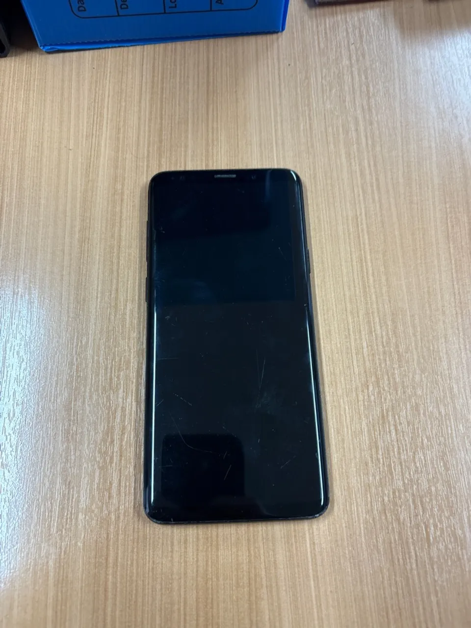Samsung Galaxy S9 Plus Preto - Tampa do fundo com pequena Quebrada