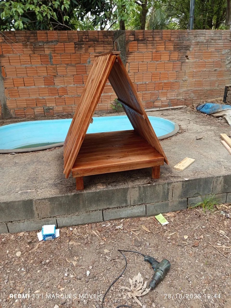 Casinha para cachorro estilo chalé de paletes  - Foto 2