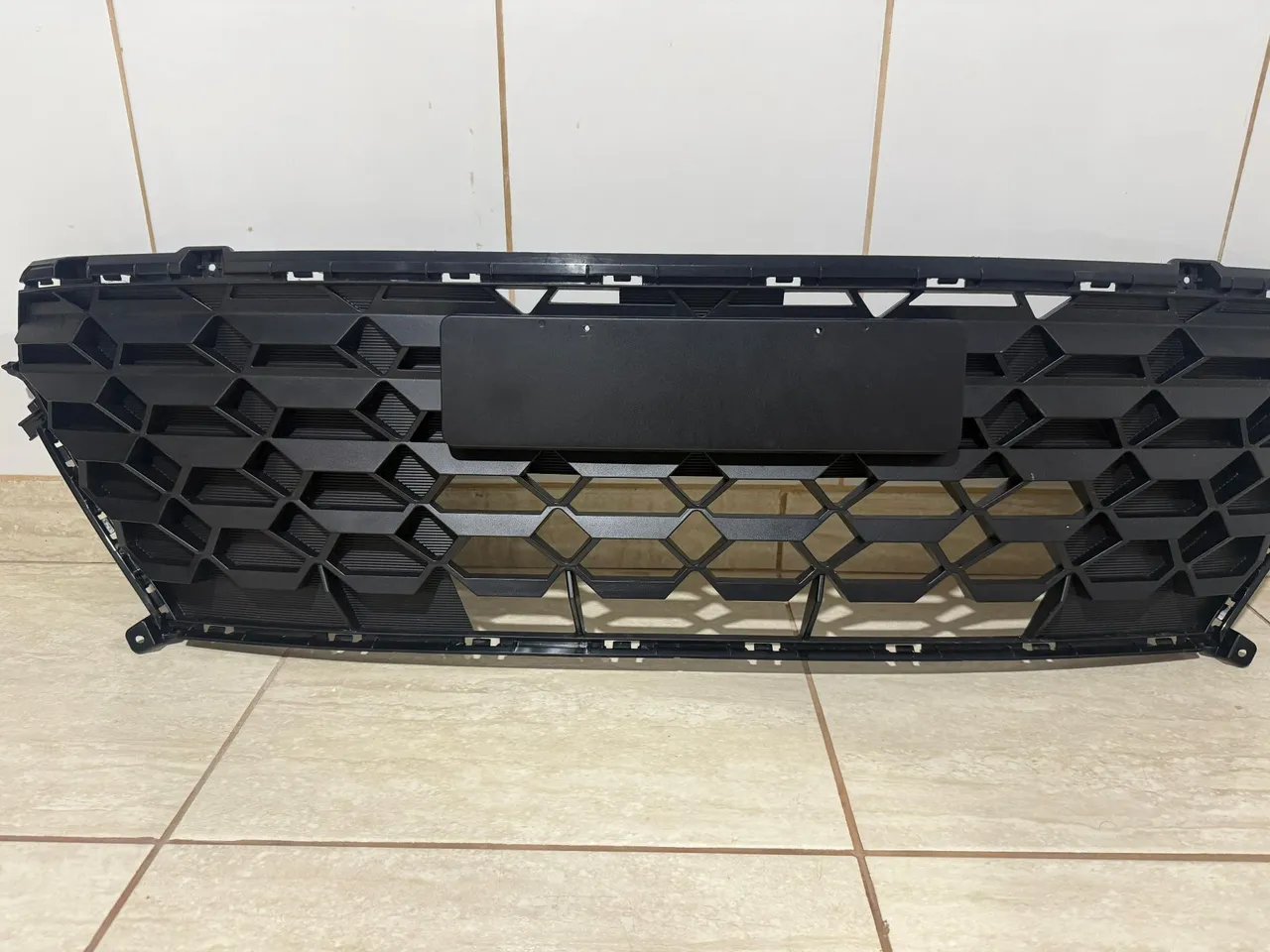 Grade dianteira hb20 23 e lanternas