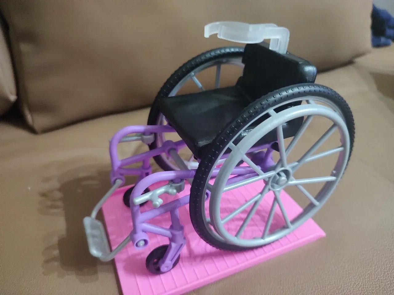 Cadeira de rodas Barbie 