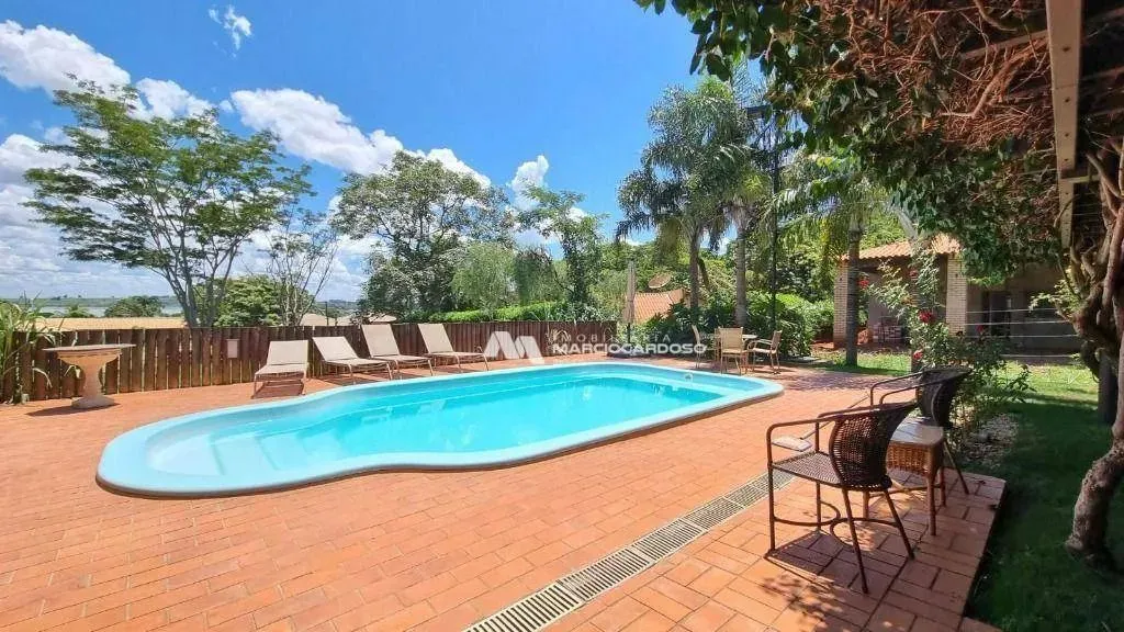 Rancho com 4 dormitórios à venda, 250 m² por R$ 1.750.000,00 - Condomínio Marina Bonita -