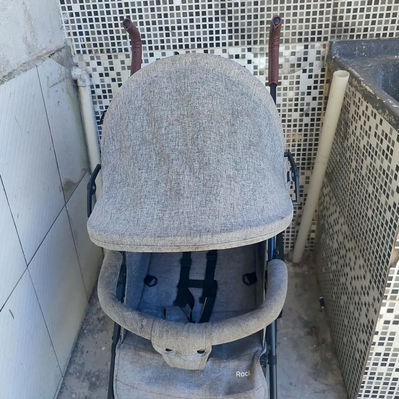 Carrinho de Bebê Infanti -  Leve e prático - Foto 4