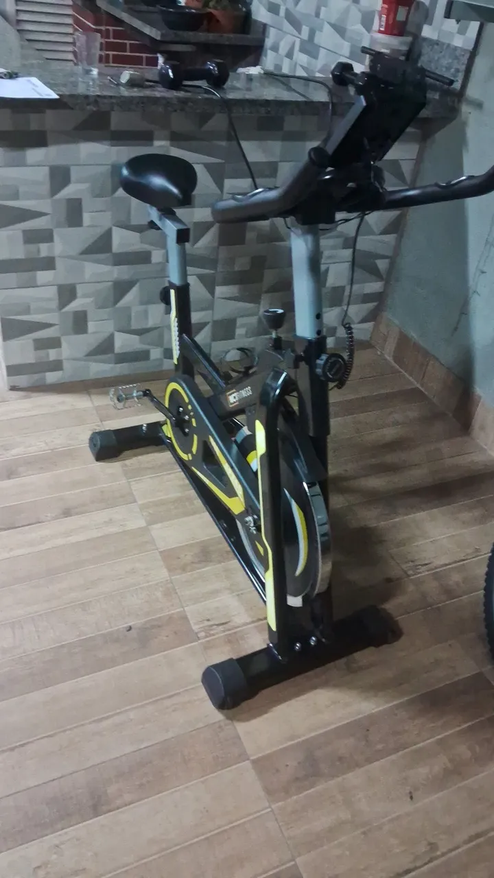 Bicicleta Ergométrica para Academia em Casa