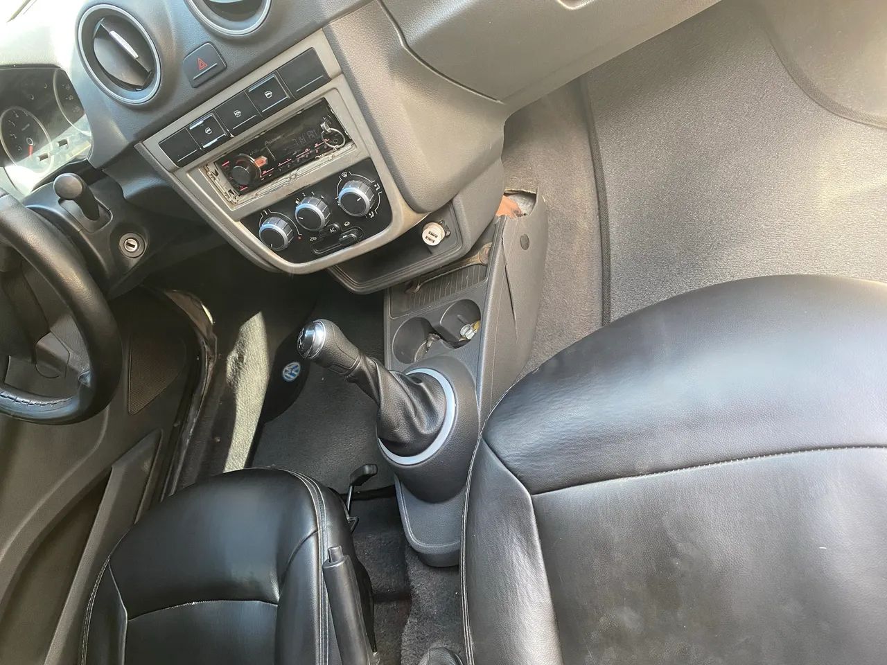 Volkswagen Voyage 1.0/1.0 City MI Total Flex 8V 4P 2013 - Foto 3