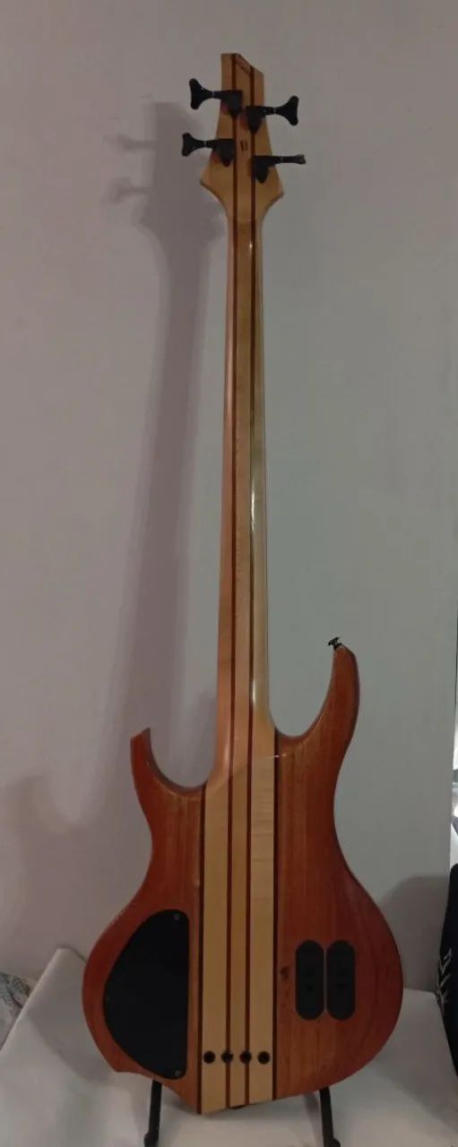 Baixo Grass Roots comprado no japão - Instrumentos musicais
