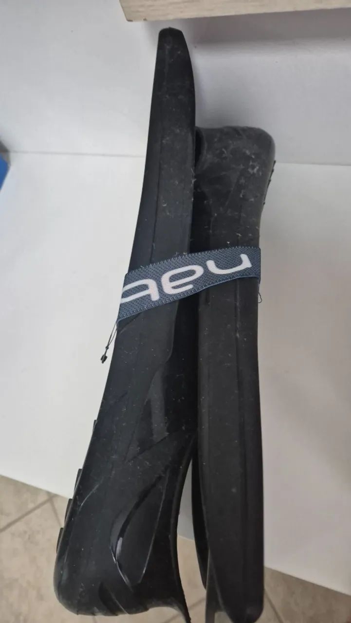 Dois pares de Nadadeira Nabaji. Tam 46 e 38 - Foto 2