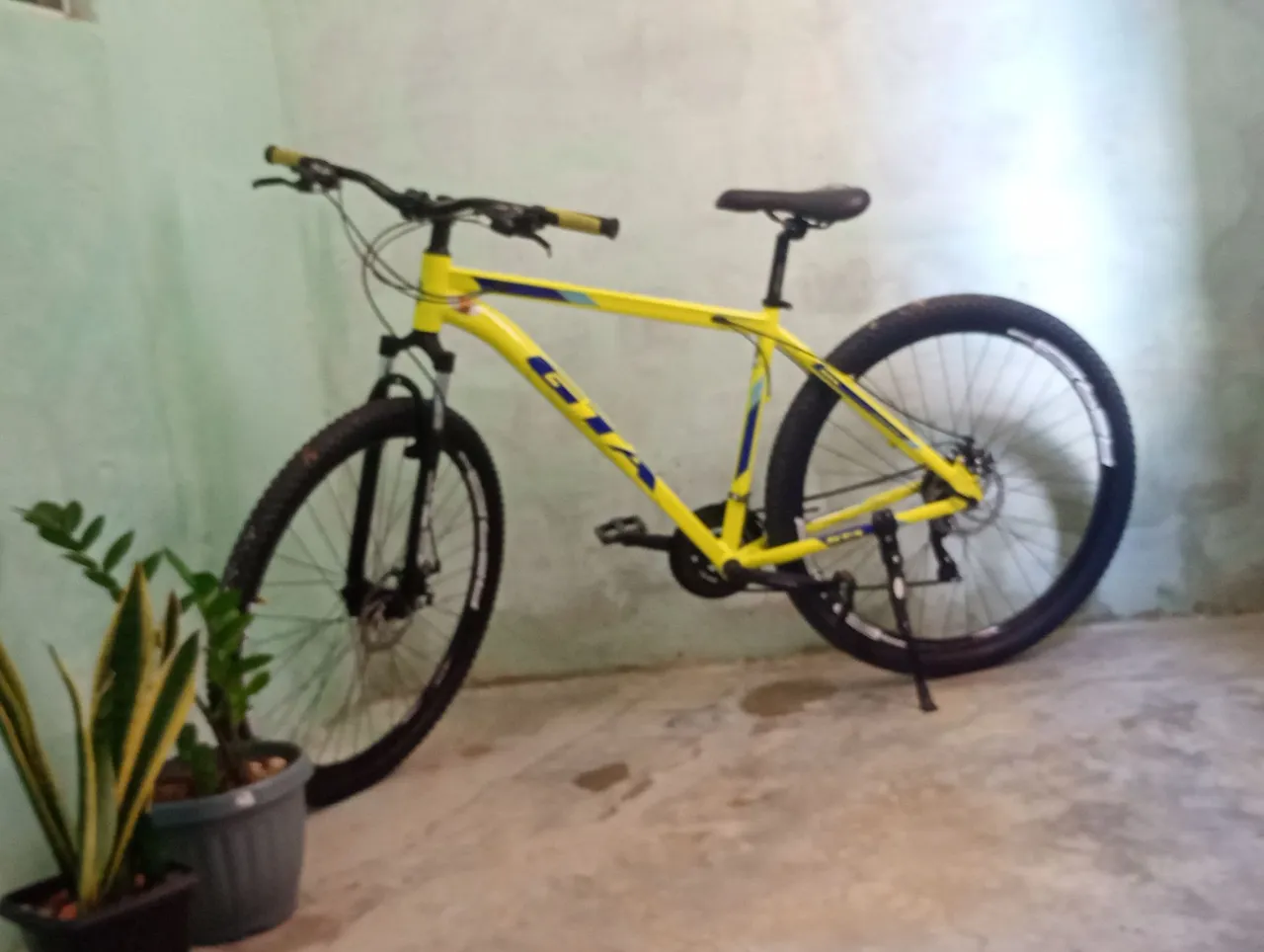 Bicicleta GT Aro 29 - Amarela