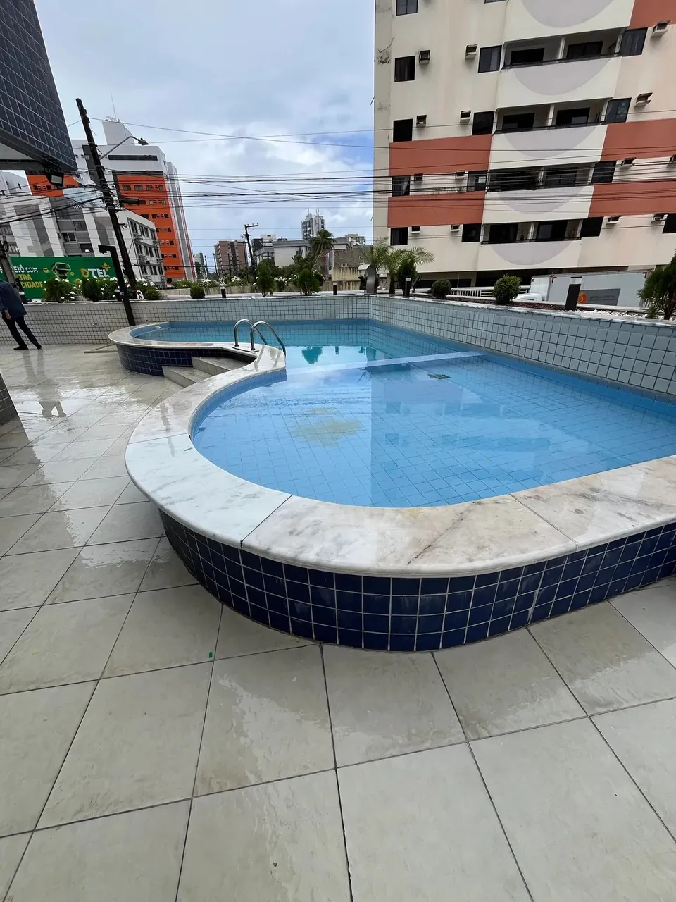 Alugo 2qts 1 suite com planejados