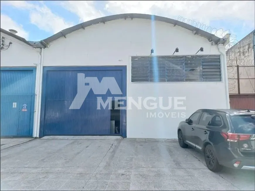 Aluga-se Galpão / Depósito / Armazém no Bairro Partenon com 950m² por R$ 15.000,00.