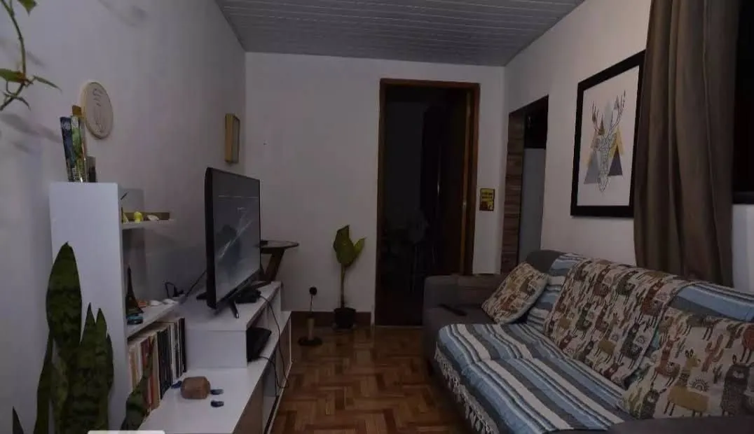 Quarto e sala no Pechincha. EXCELENTE LOCALIZAÇÃO!