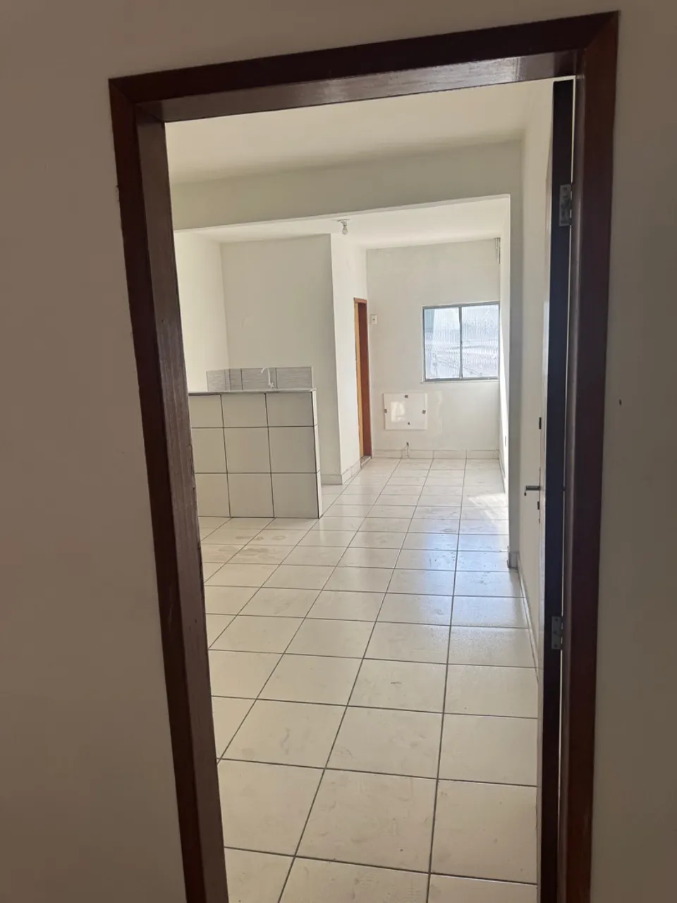Alugo salas comerciais de fácil acesso.