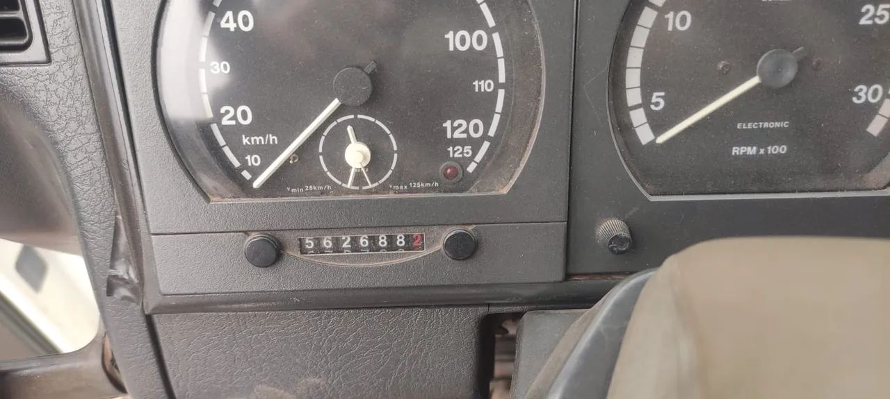 IVECO 450E32 Caçamba Ano 2008 6x2 - Foto 2