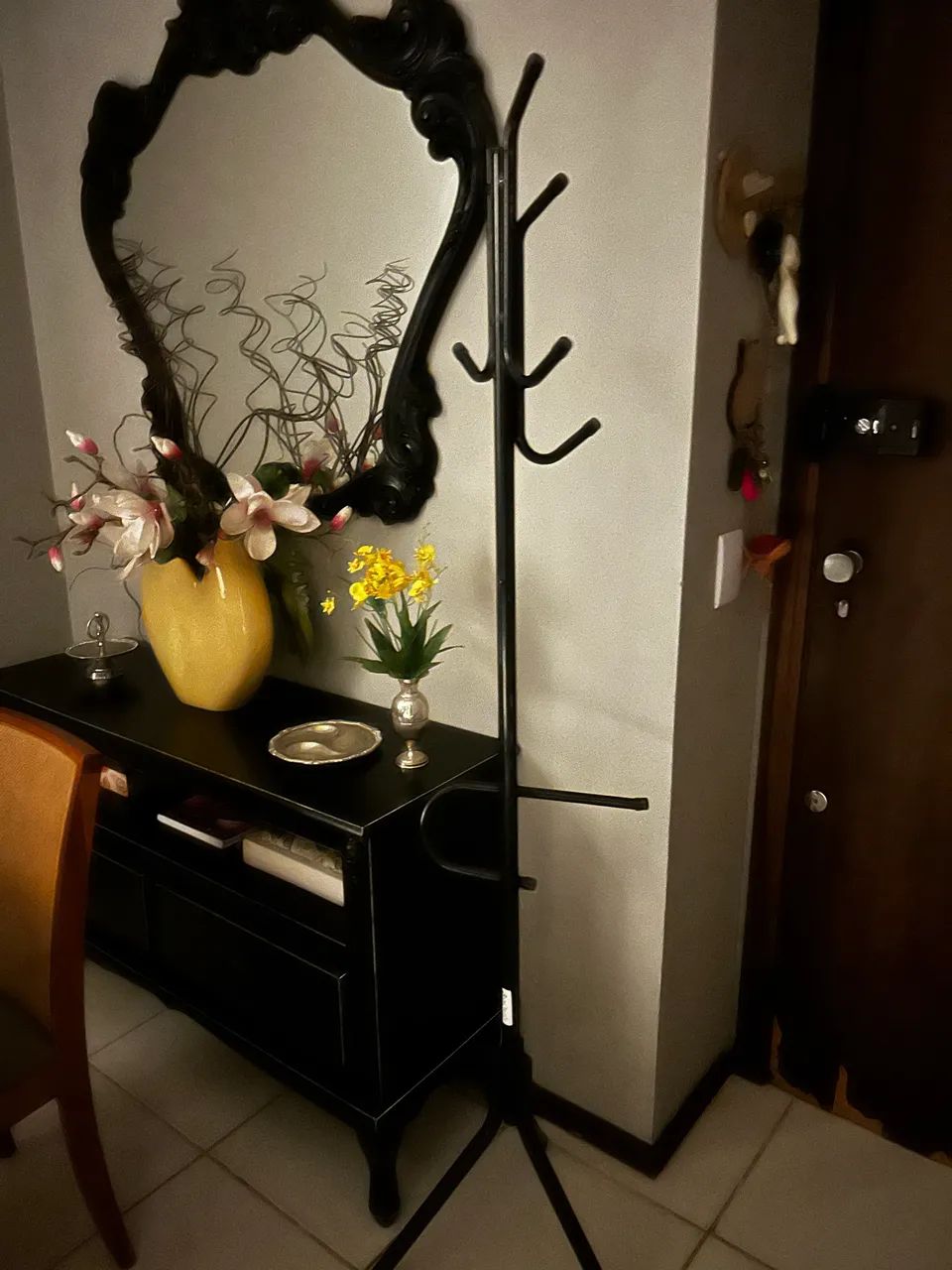 Cabide de chão 64673562516994120