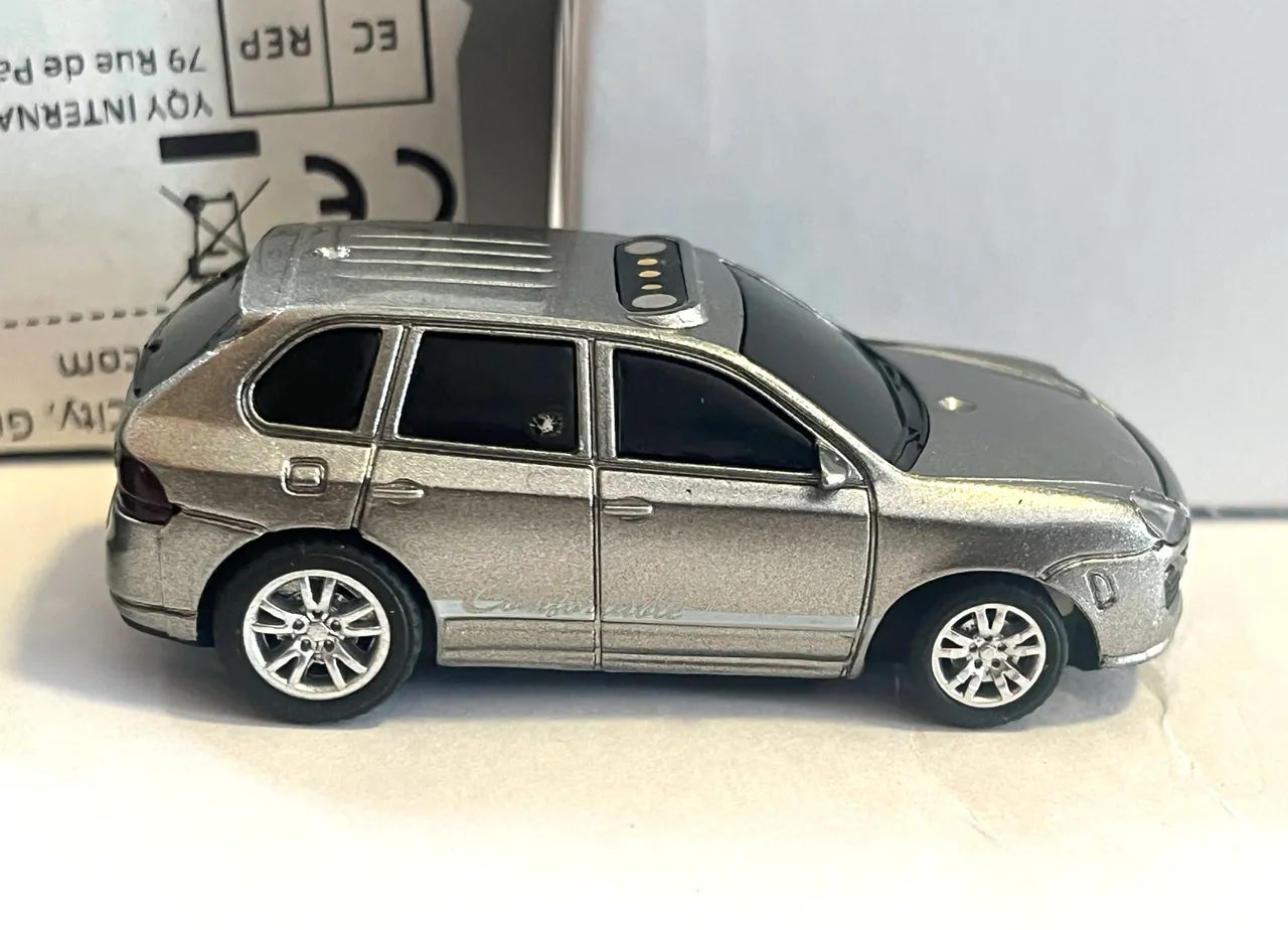 Miniatura RC com câmera Wi-Fi 1/64 - Foto 5