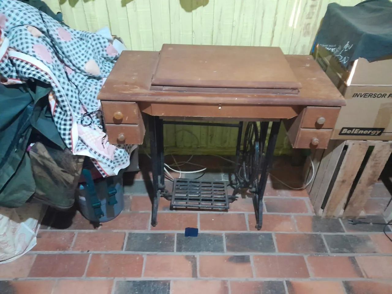 Sewing machine64276653474690120