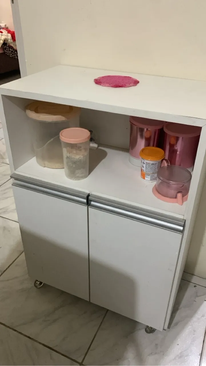 Móvel Branco Multiuso com Rodinhas