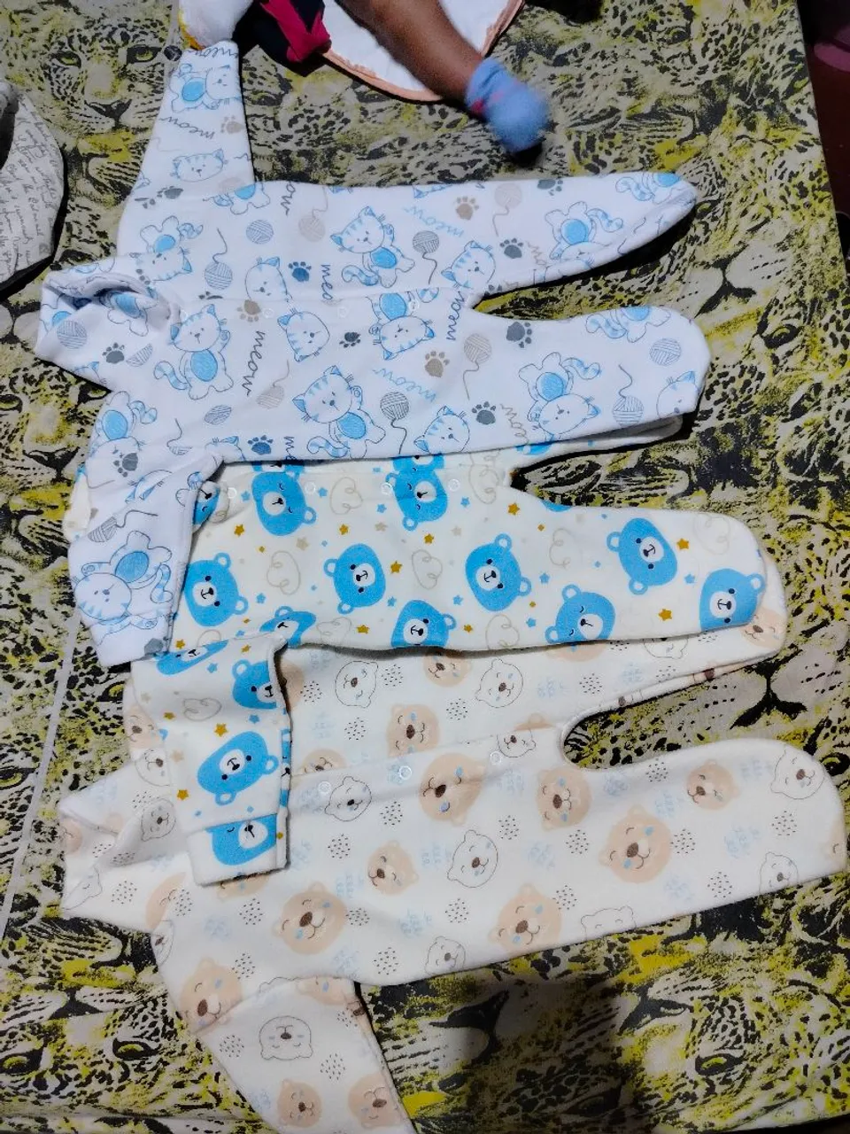 Conjunto de 3 Macacões de Bebê - Gatinhos e Ursinhos