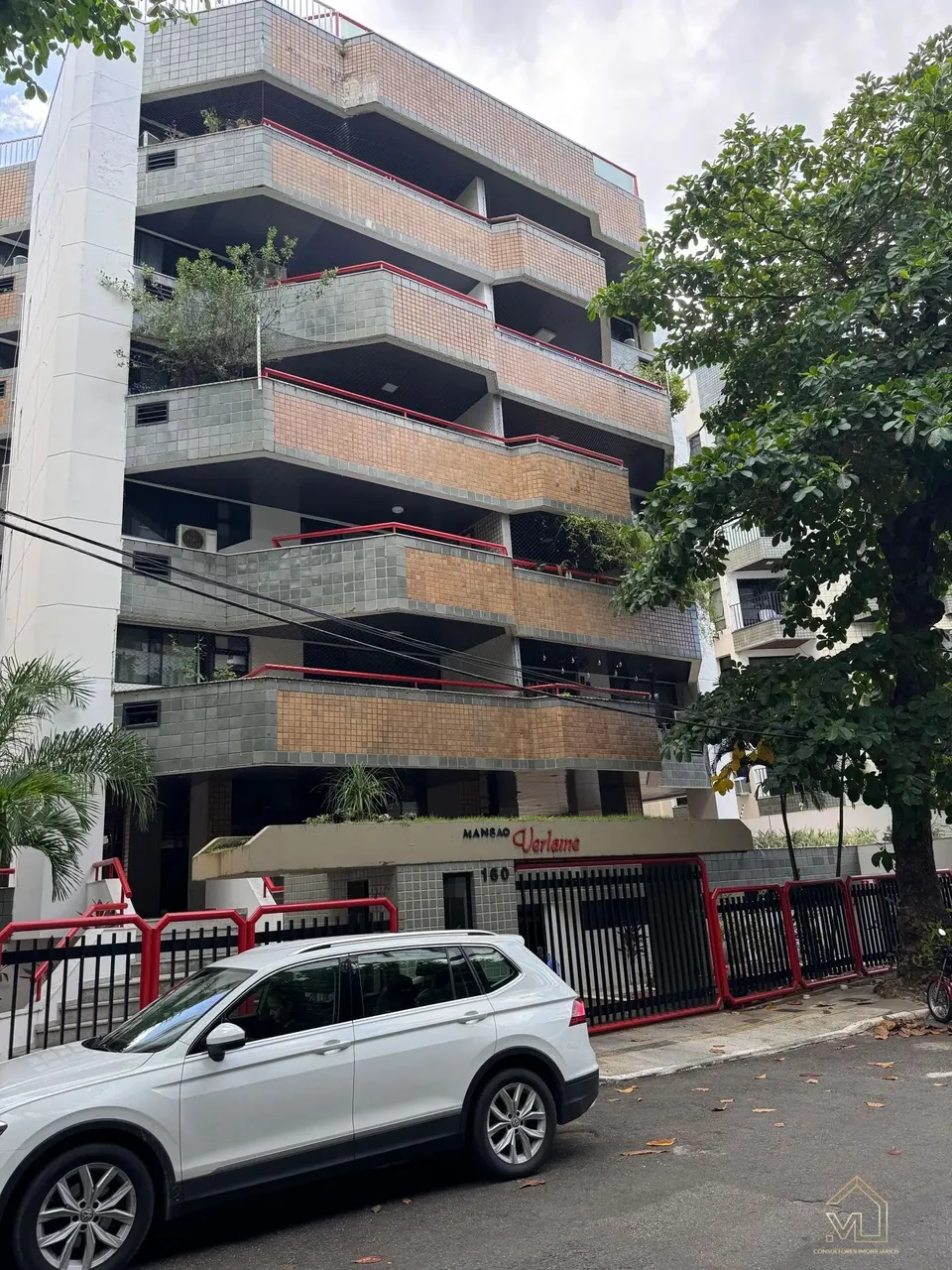 VENDE-SE COBERTURA 4 SUÍTES À VENDA ONDINA
