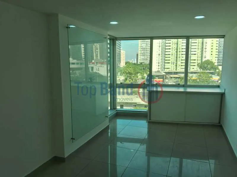 Ótima sala comercial condomínio One Offices