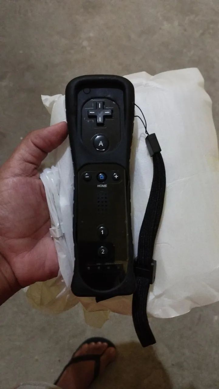 Controle Wii Remote Preto com Capa de Silicone