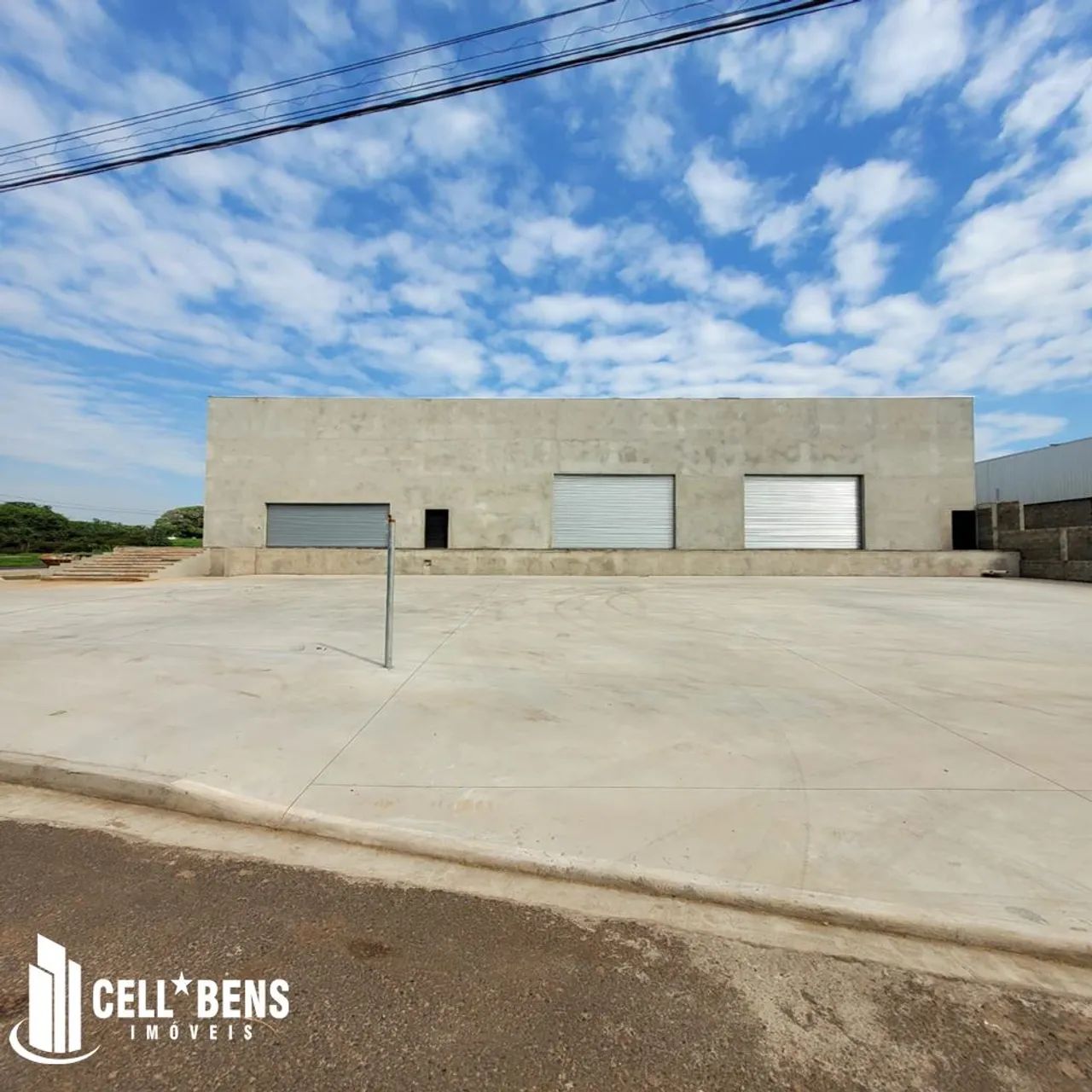 Salão comercial próximo à Leroy Merlin as margens da  Rodovia Washington Luis