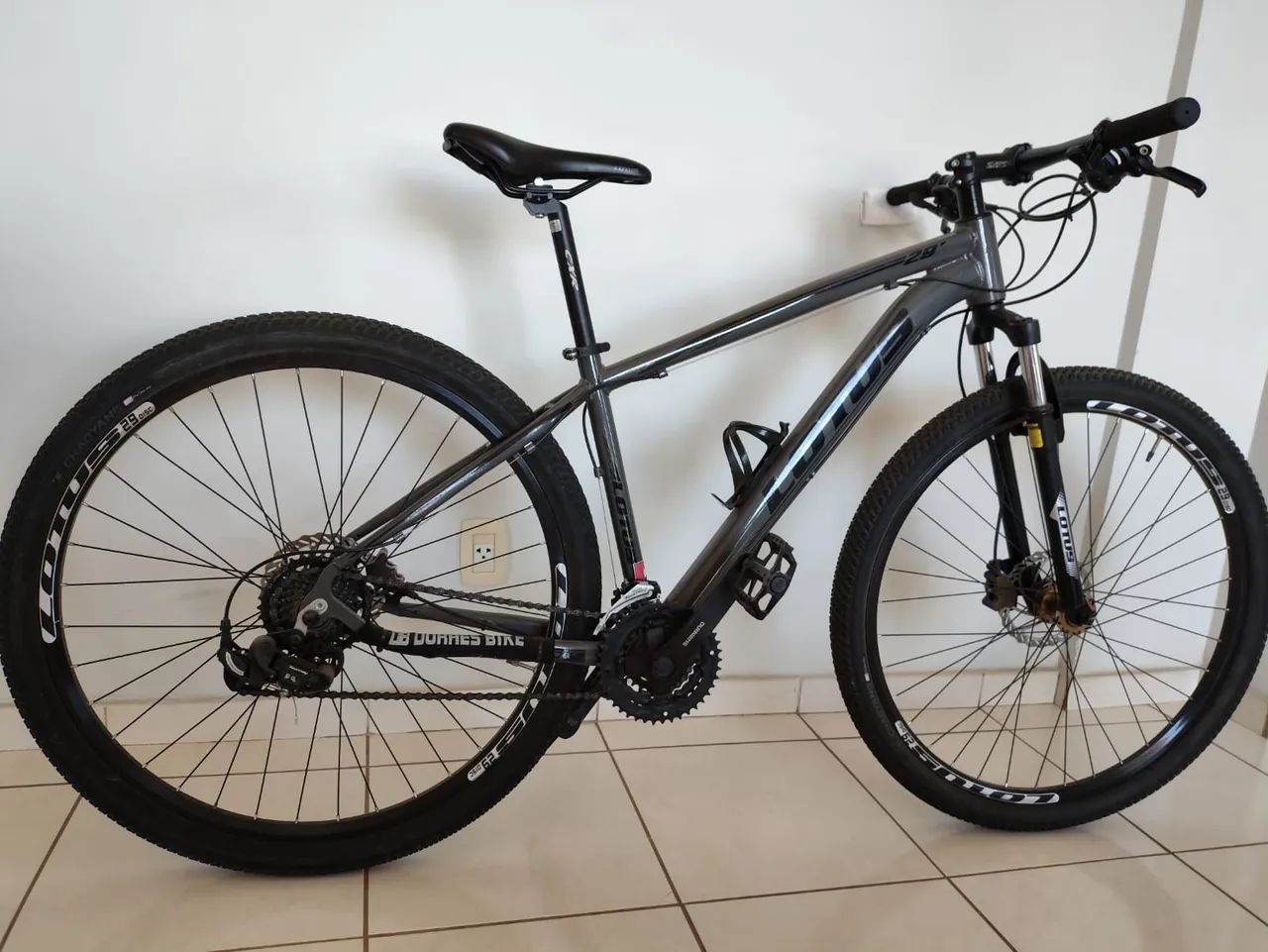 Bicicleta 29 Alumínio Lotus Tamanho 17.5 21v Muito Nova Sem Detalhes - Foto 3