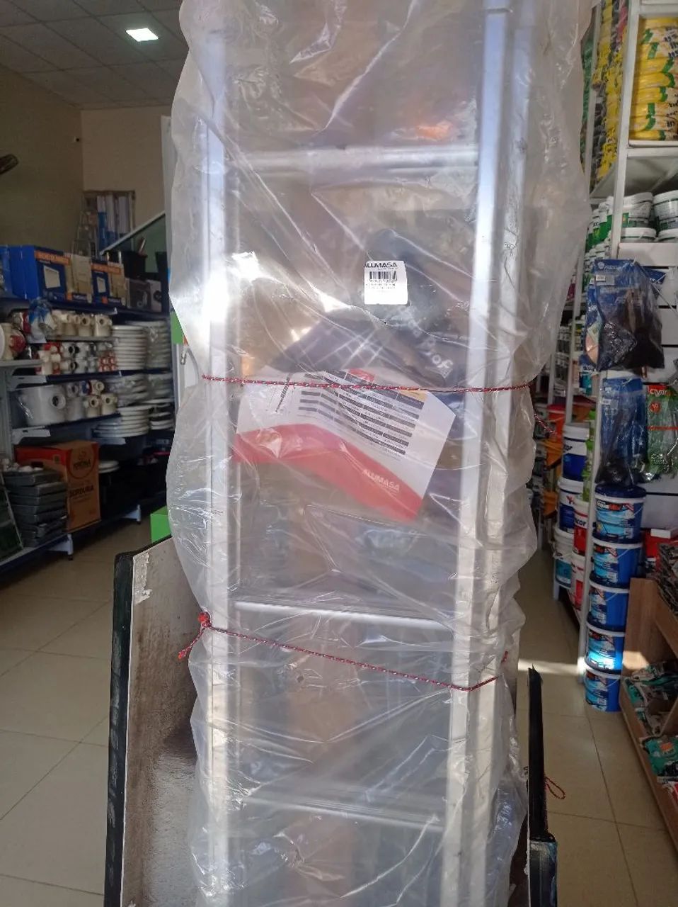 Escada de Alumínio Nova