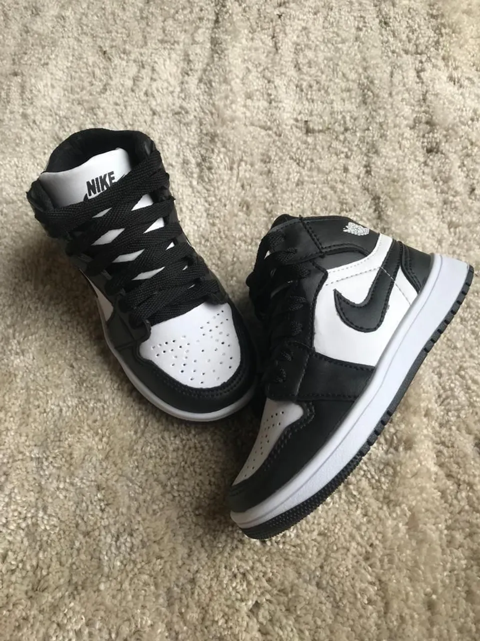Tênis Infantil Jordan 1 - Black White