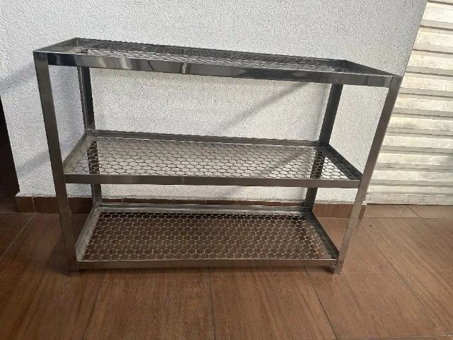 Estante com 3 prateleiras escorredor de copos