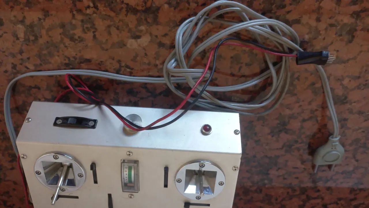 Antigo transmissor de controle de rádio receptor caixa servo R/C 5 made in Japan anos 70 - Foto 2