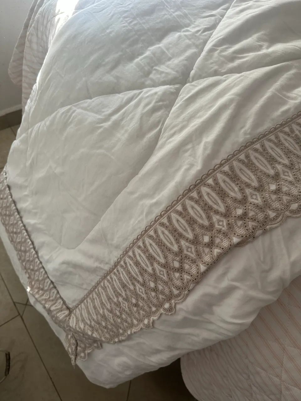 EDREDON QUEEN TRUSSARDI 300 fios Cetim 100% algodão Egípcio Donatello Branco / Legno - Foto 3