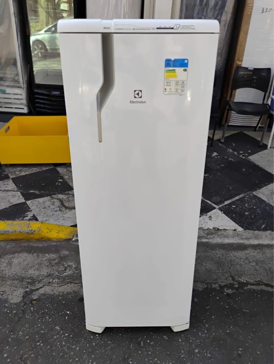 Geladeira Eletrolux RE39