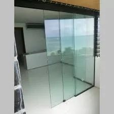 Porta de correr 3 folhas, em vidro incolor 8mm temperado com kit vt3 em aluminio preto 