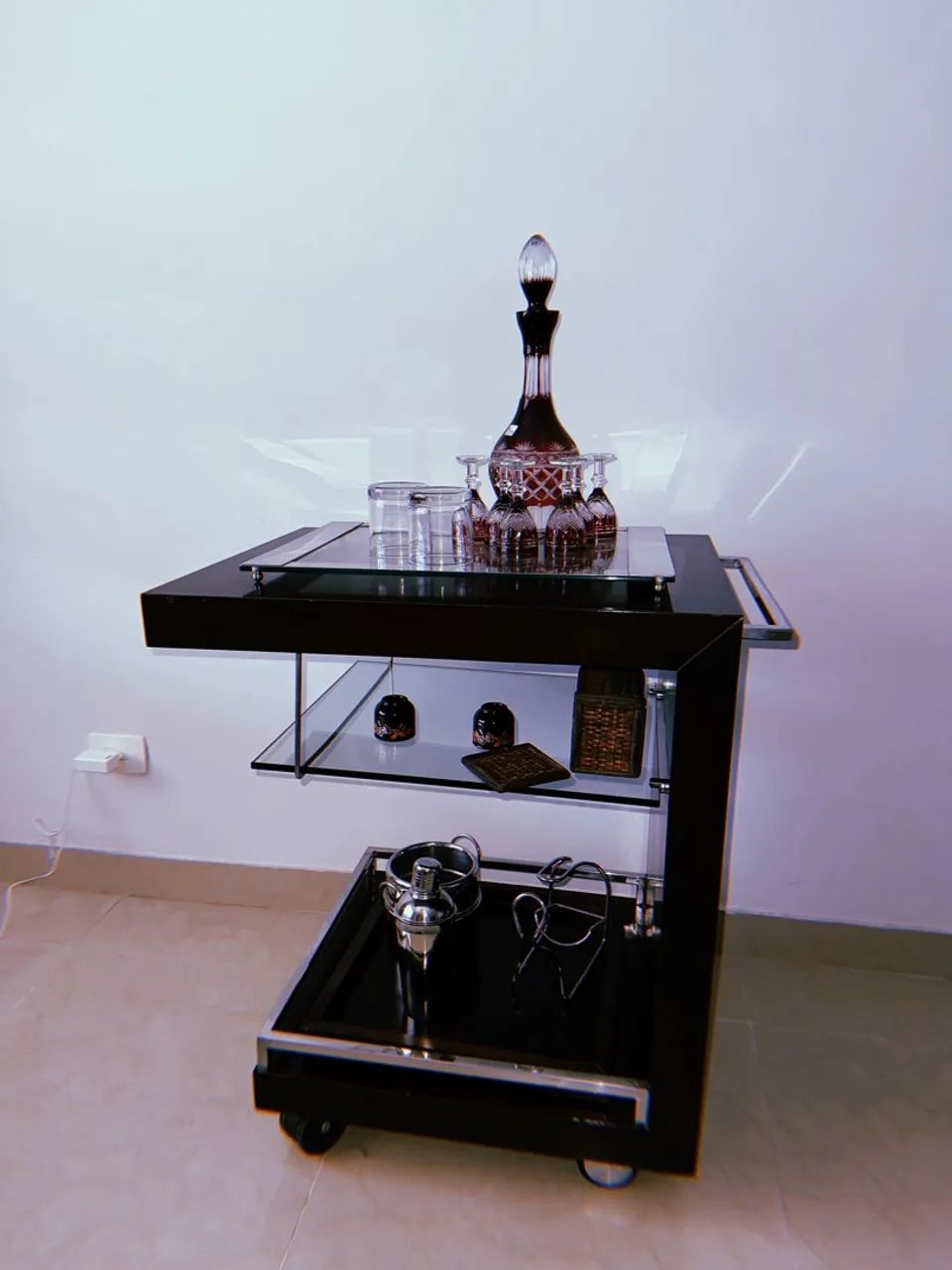 Carrinho Bar Elegante com Rodinhas
