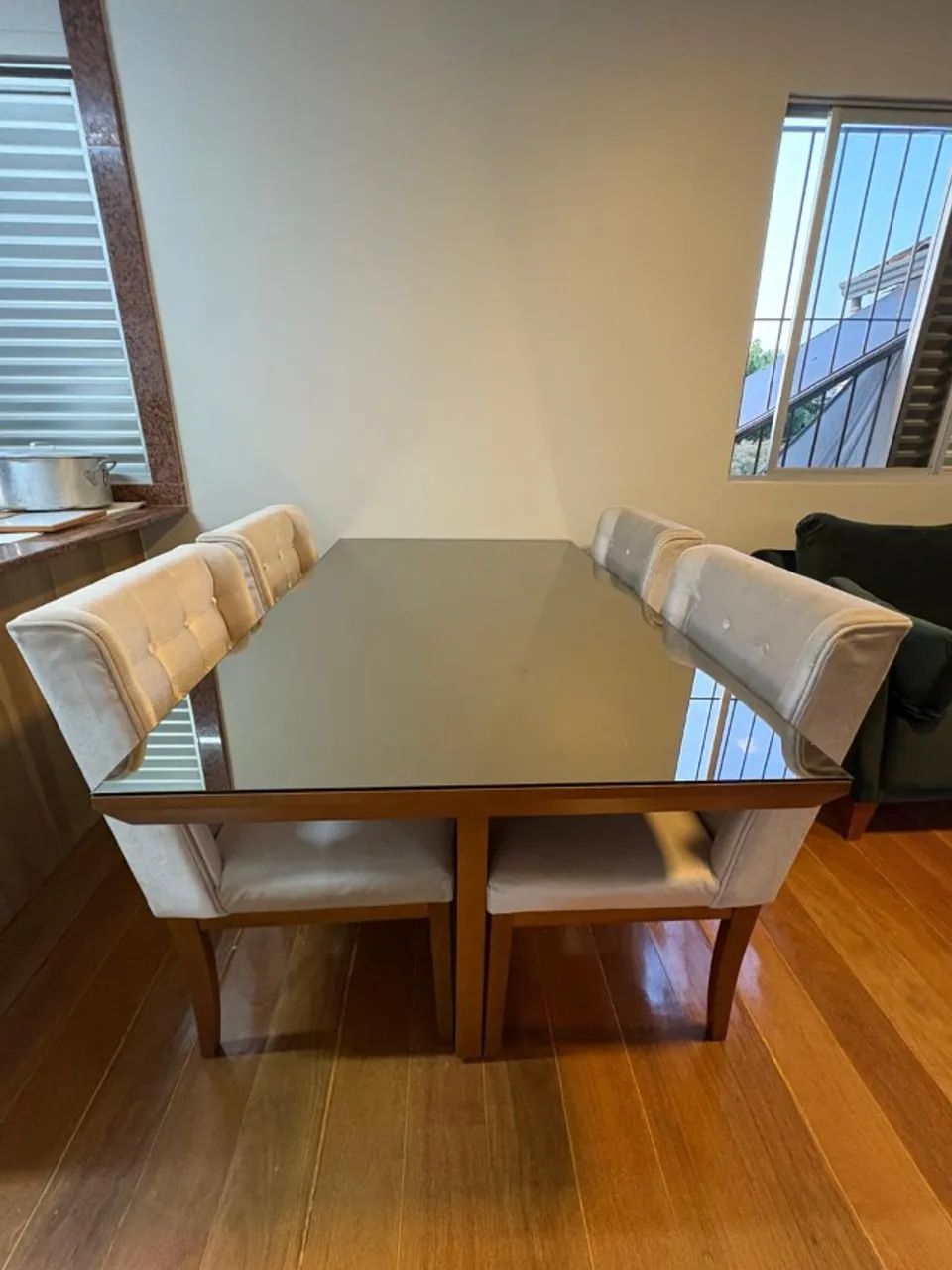 Dining table for 4 people64308479775489120